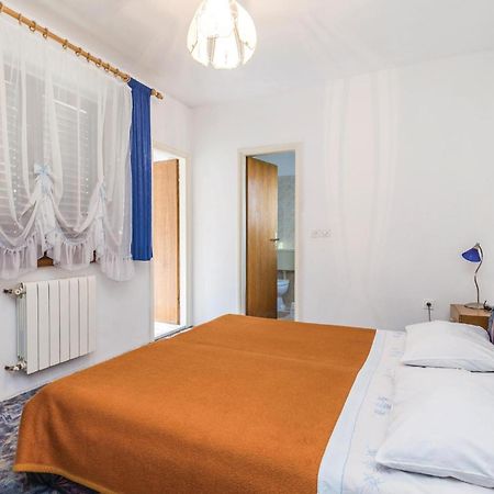 Lovely Apartment In Brsec With House Sea View Zewnętrze zdjęcie