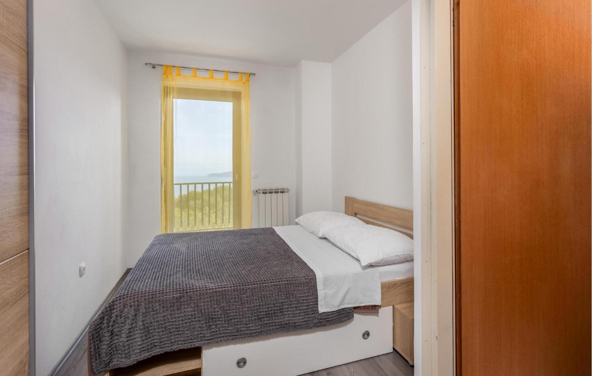 Lovely Apartment In Brsec With House Sea View Zewnętrze zdjęcie