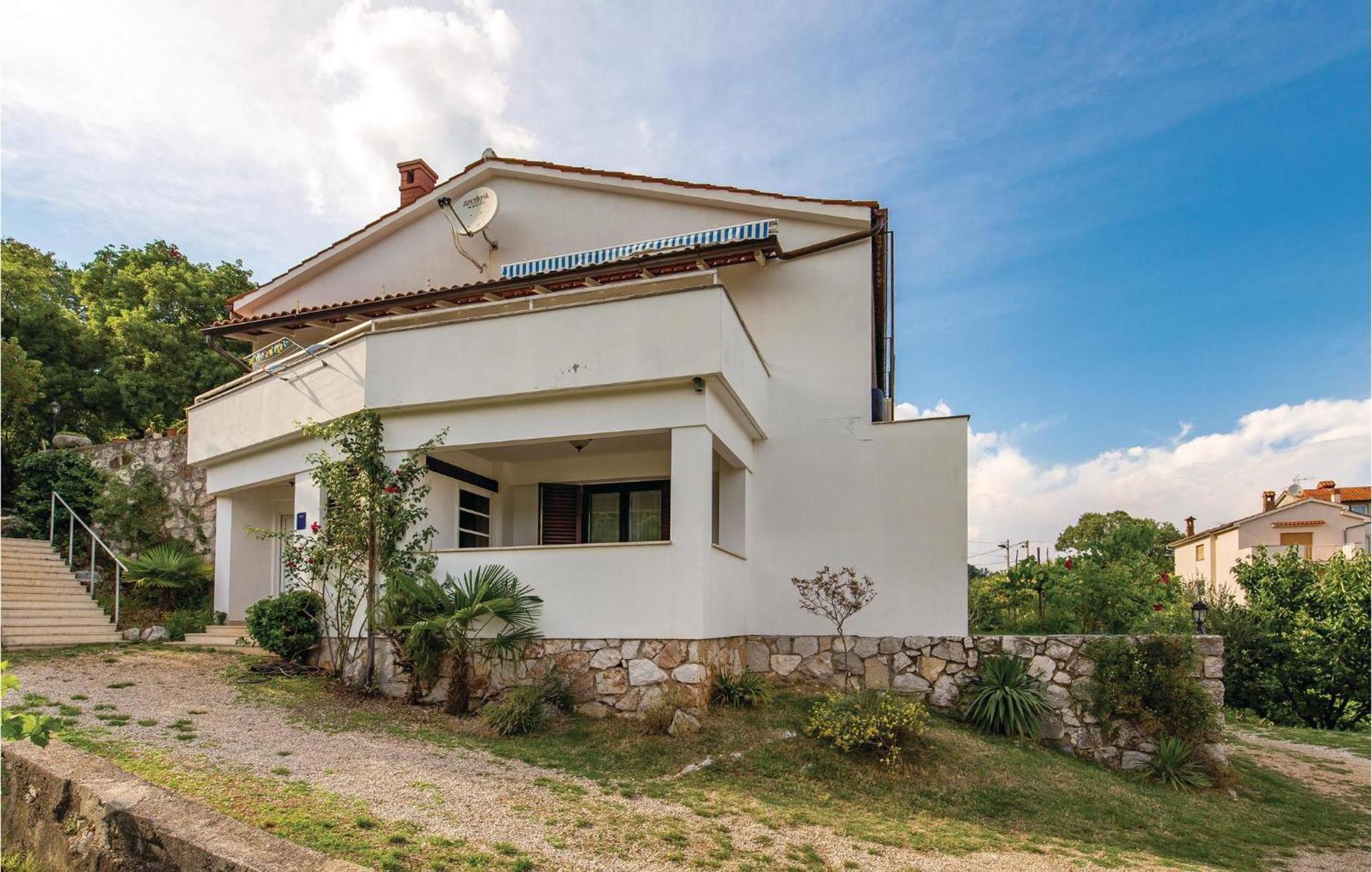 Lovely Apartment In Brsec With House Sea View Zewnętrze zdjęcie